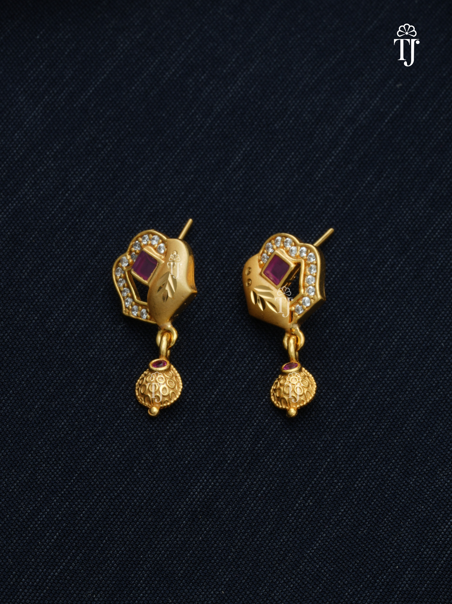 High Quality Gold Plated Jewellery | Luxurious Pendant and Earrings Set for Women