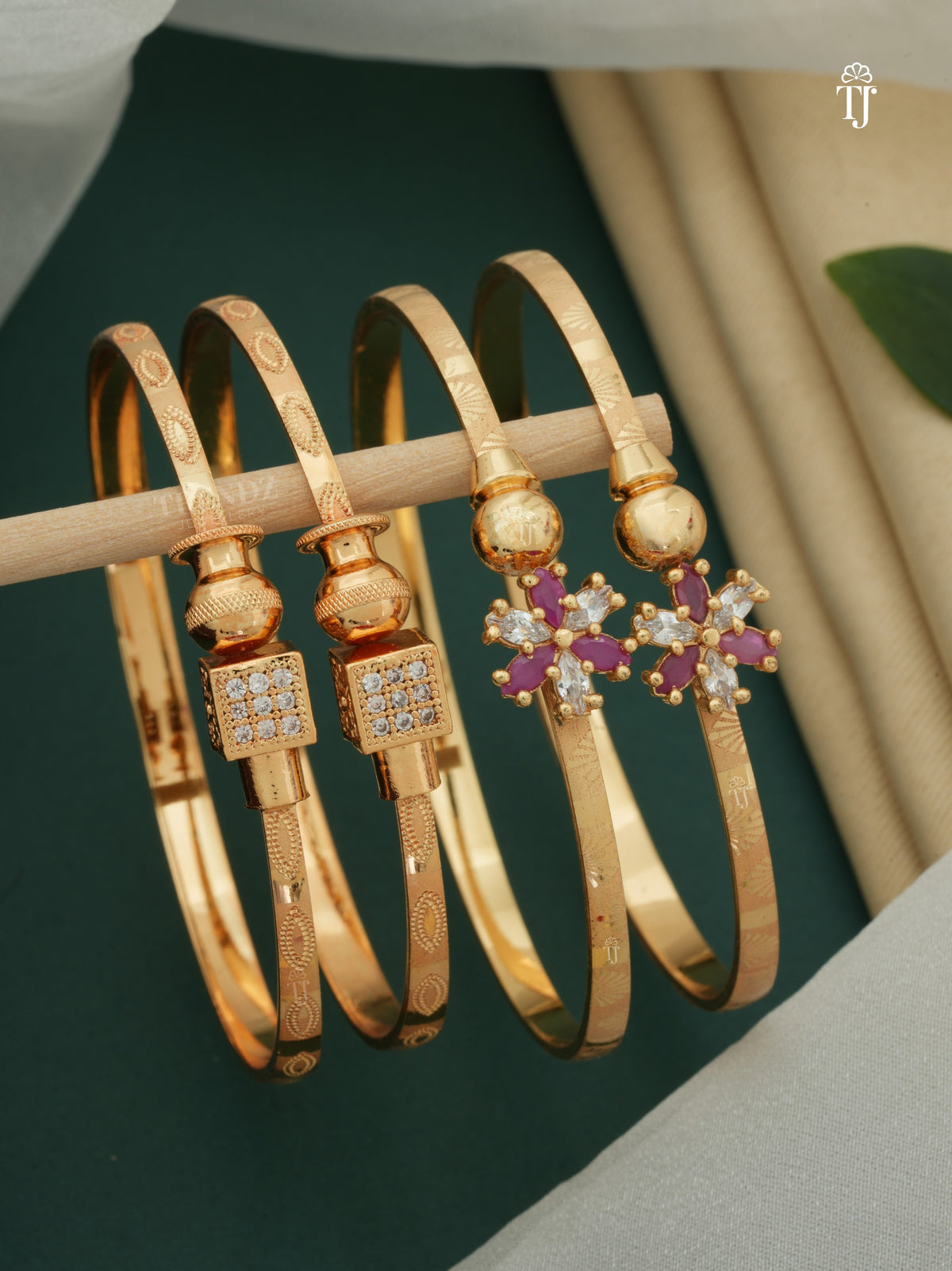 Stylish Adjustable Bracelets For Women & Girls Pack Of 4 Piece ( 2 Pair)