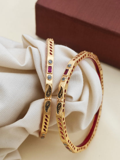 Beautiful Designer Bangles Pack Of 2 Piece (1 Pair)