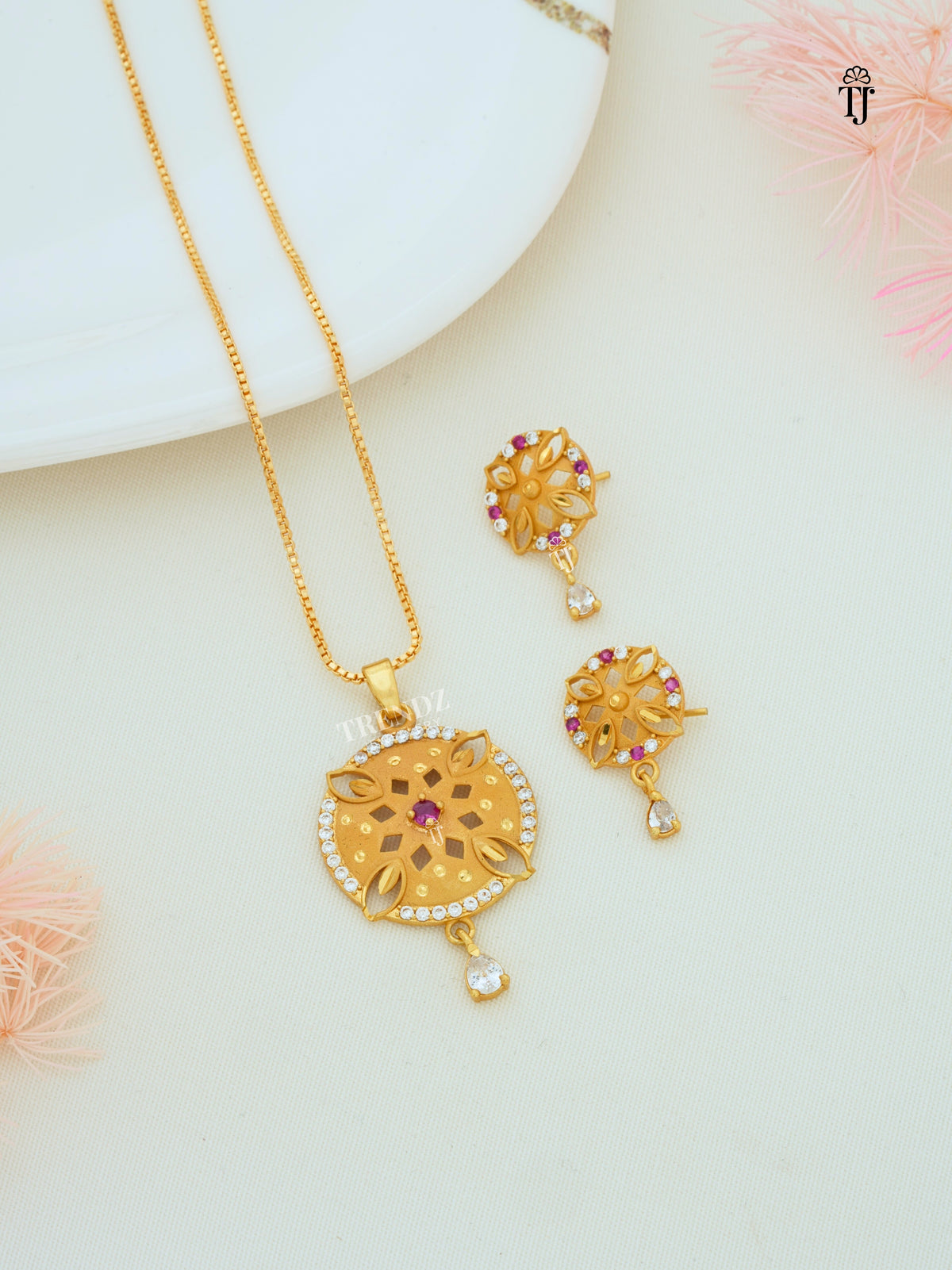 Beautiful Gold & Diamond Pendant Designs for Women