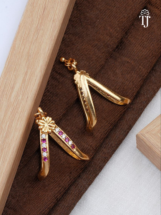 Buy Artificial Rings Online in India | Designer V-Shape Flower Brass Ring with AD Diamonds (1 Pc)