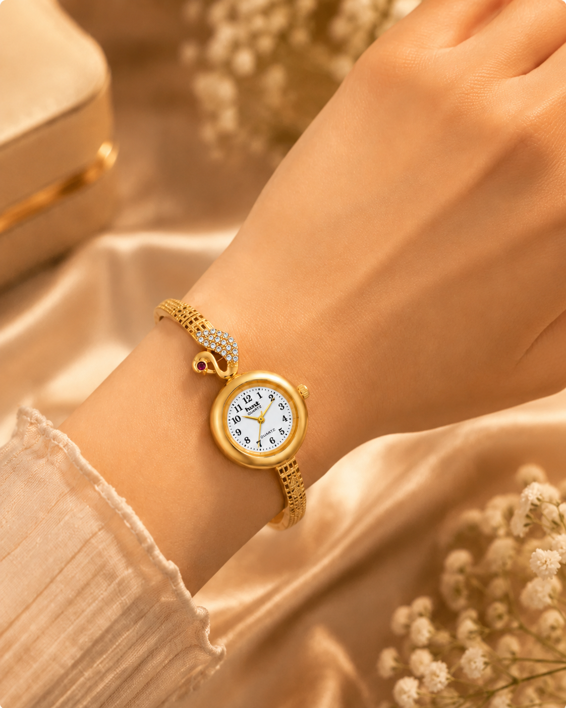 Beautiful  Quartz Gold Bracelet Watch
