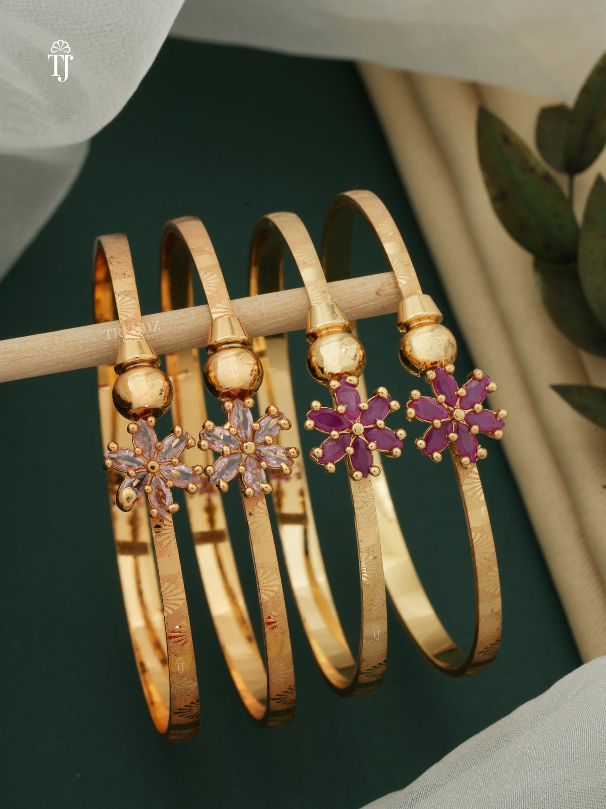 Stylish Daily Wear Adjustable Combo Flower Shape Bracelets Bracelets For Women & Girls Pack Of 4 Piece   ( 2 Pair)