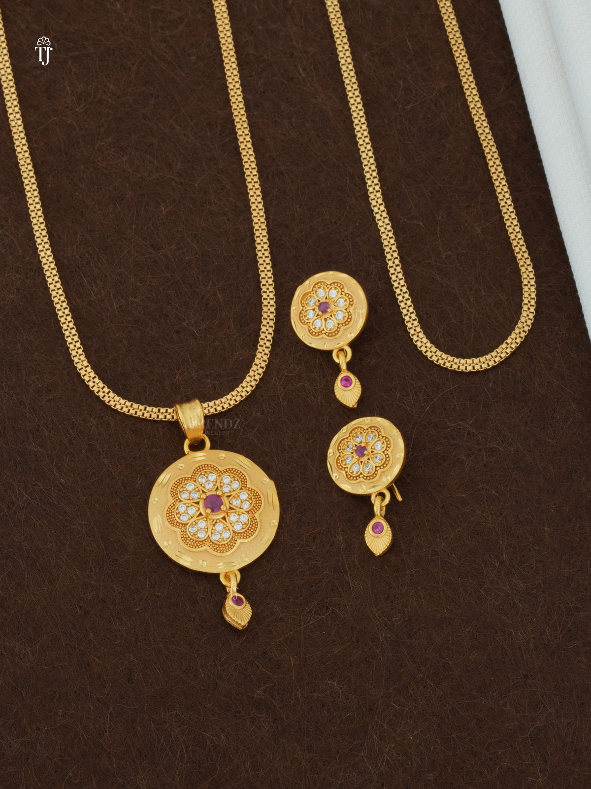 Latest Pendant Set New Design | Stylish & Chic Gold-Plated Pendant & Earrings (1 Pair)