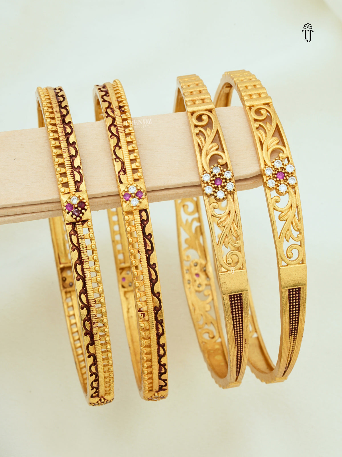 Lightweight Bangles for Girls Set of 2 Pair | Designer Red -White Diamond & Flower Design Bangles