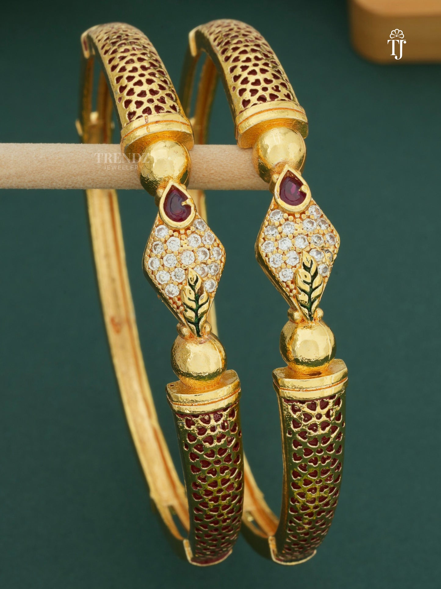 Beautiful Daily Wear Bangles With AD Stones Pack Of 2 Pieces ( 1 Pair )