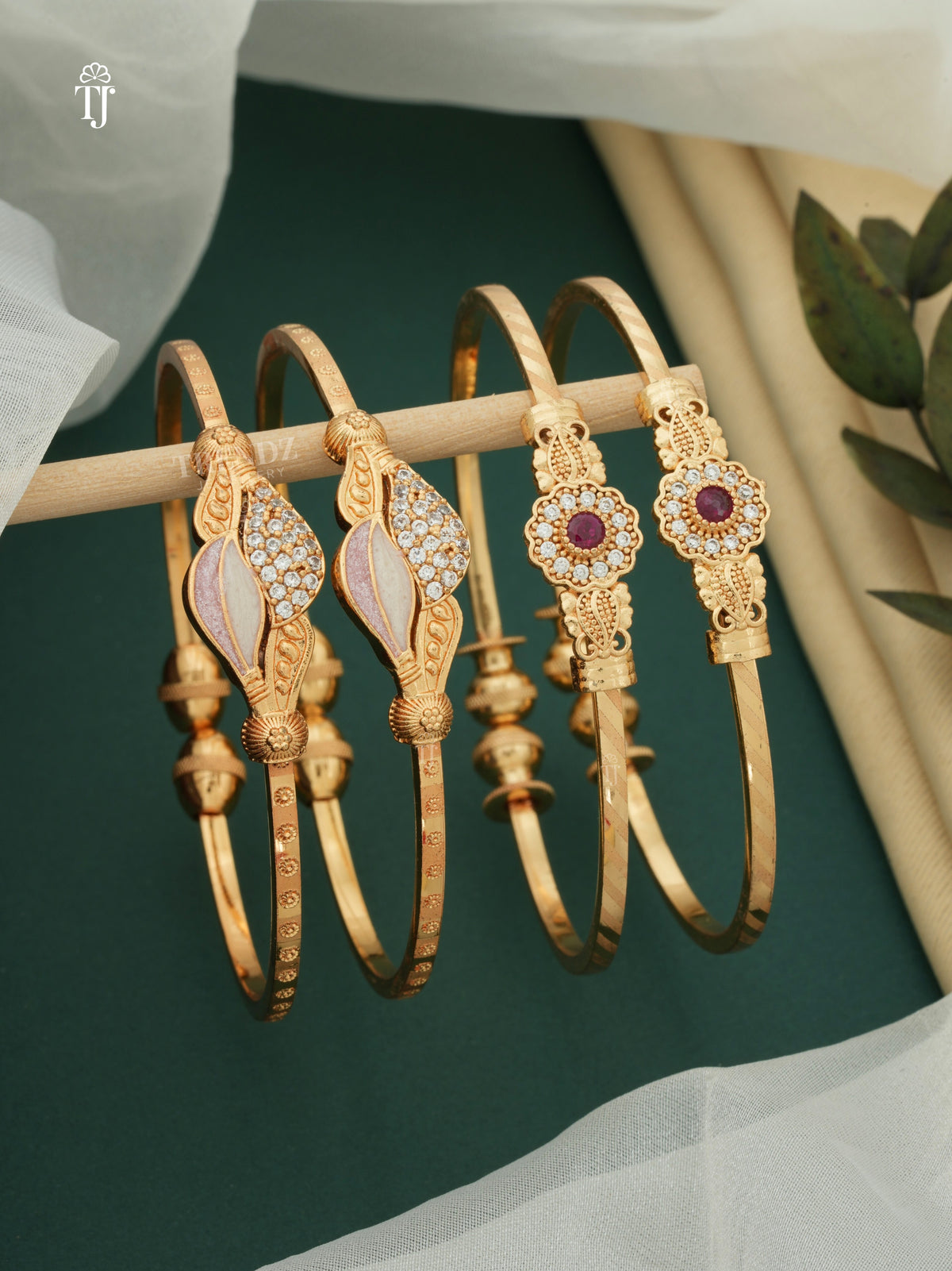 Stylish Adjustable Bracelets For Women & Girls Pack Of 4 Piece ( 2 Pair)