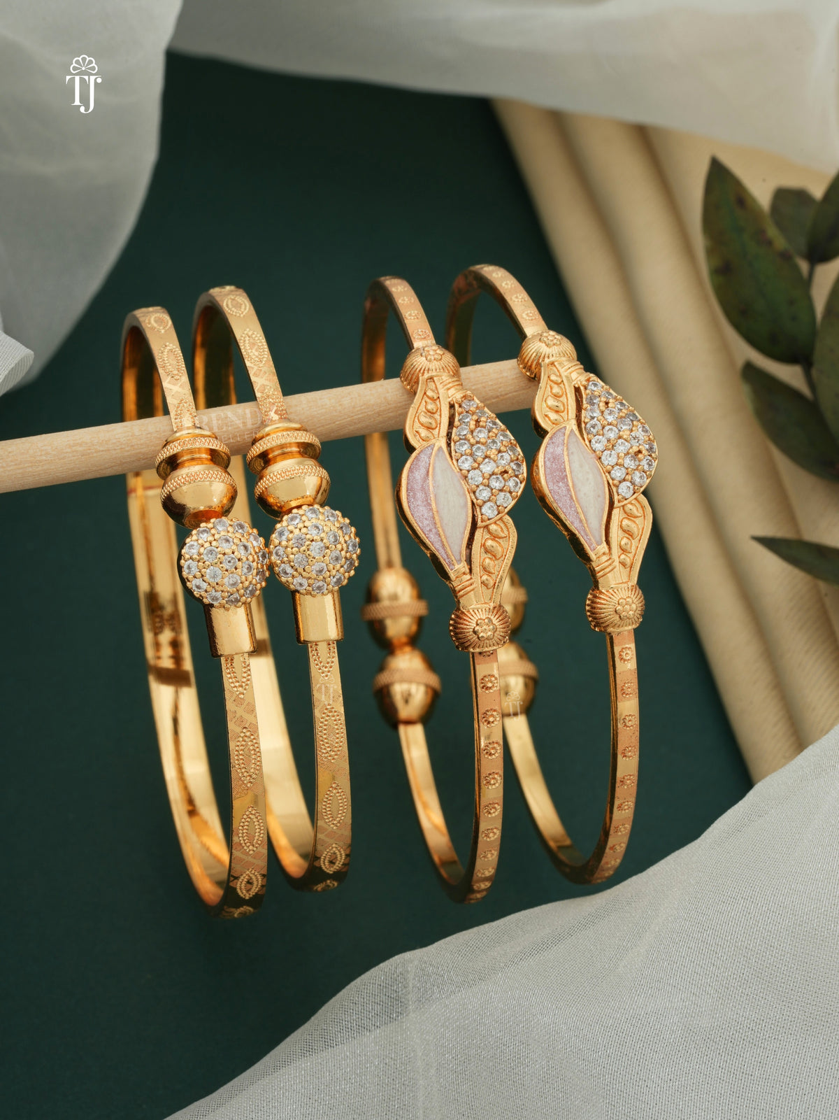 Stylish Adjustable Bracelets For Women & Girls Pack Of 4 Piece ( 2 Pair)