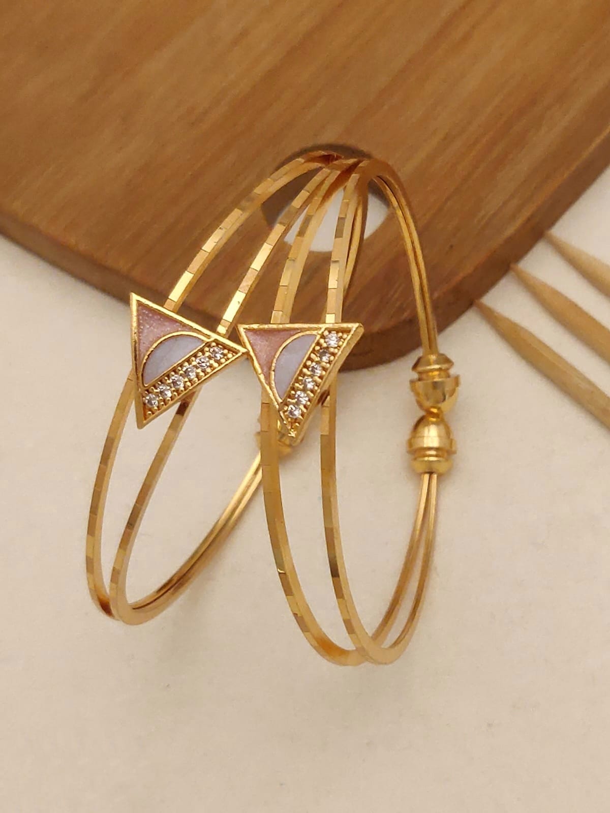 Stylish Adjustable Daily Wear Bracelet For Girls Pck Of 2 Pieces ( 1 Pair )