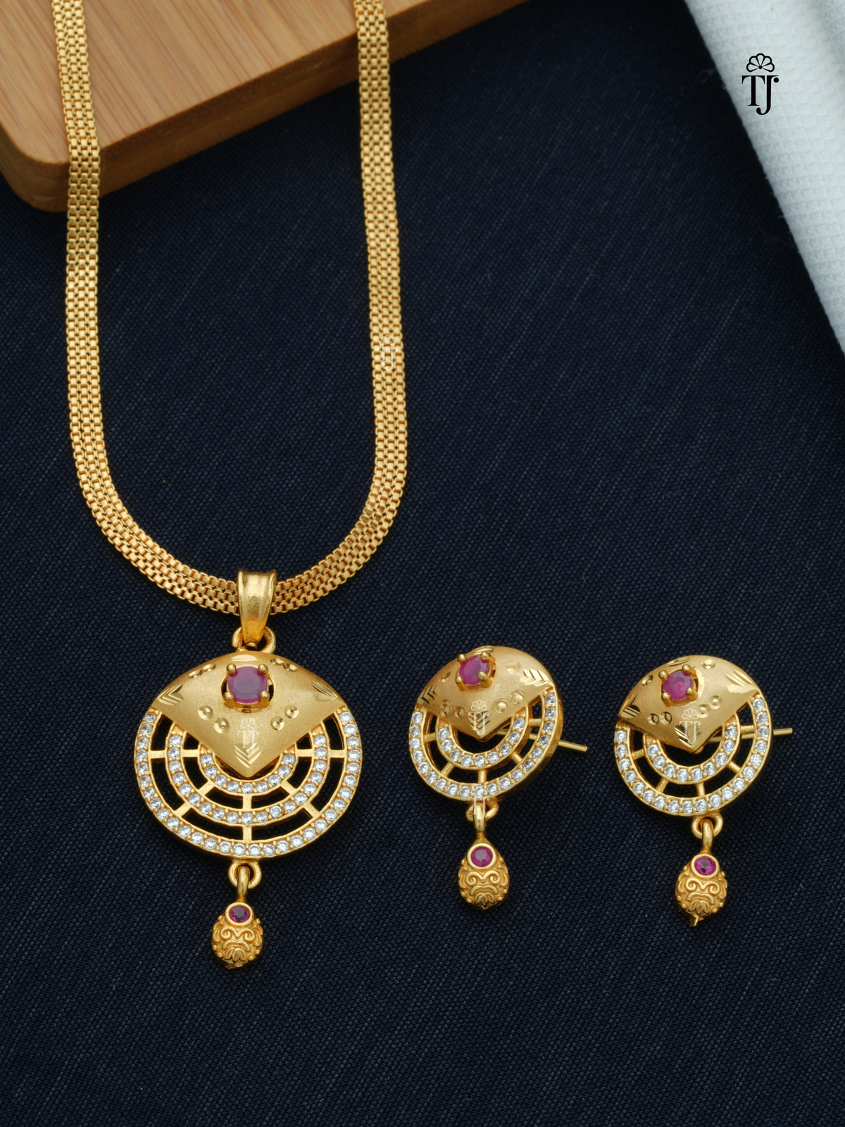 Stylish Pendant Set Artificial for Women | Dazzling Pendant and Earrings Set
