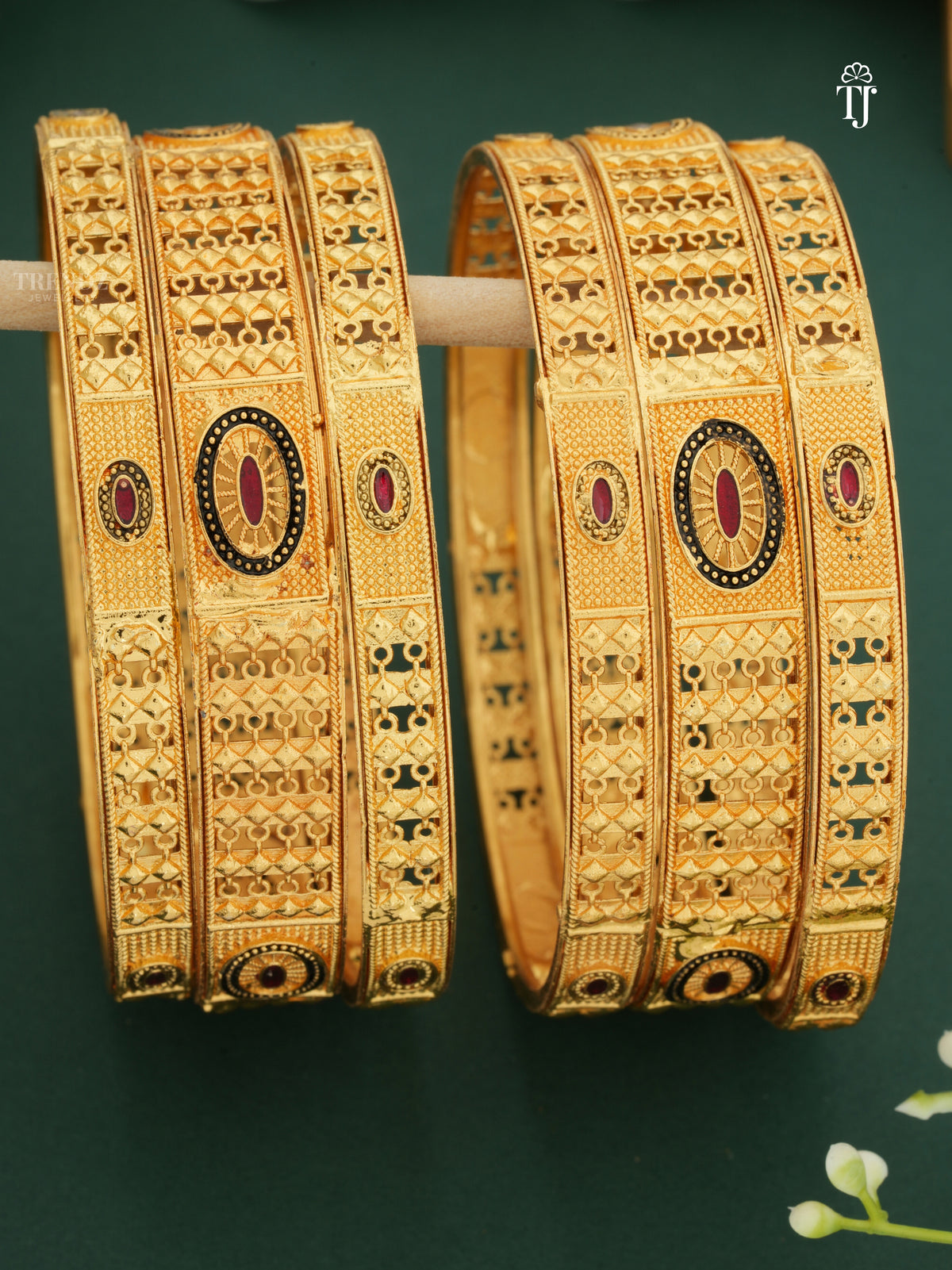 Stylish Tradition Designer Daily Wear Bangles Set Pack Of 6 Pieces