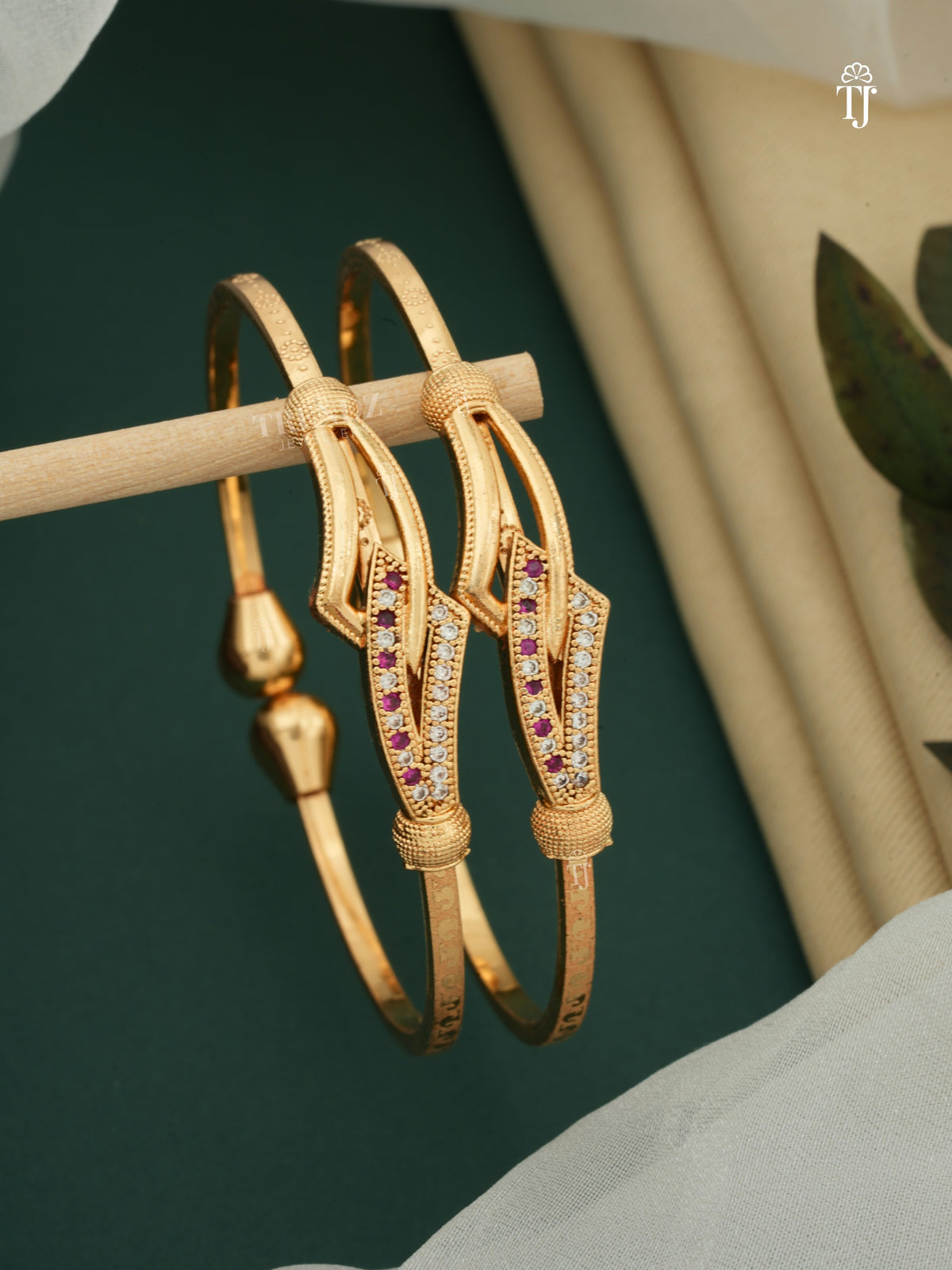Stylish Adjustable Bracelet For Women & Girls Pack Of 2 Piece (1 Pair)
