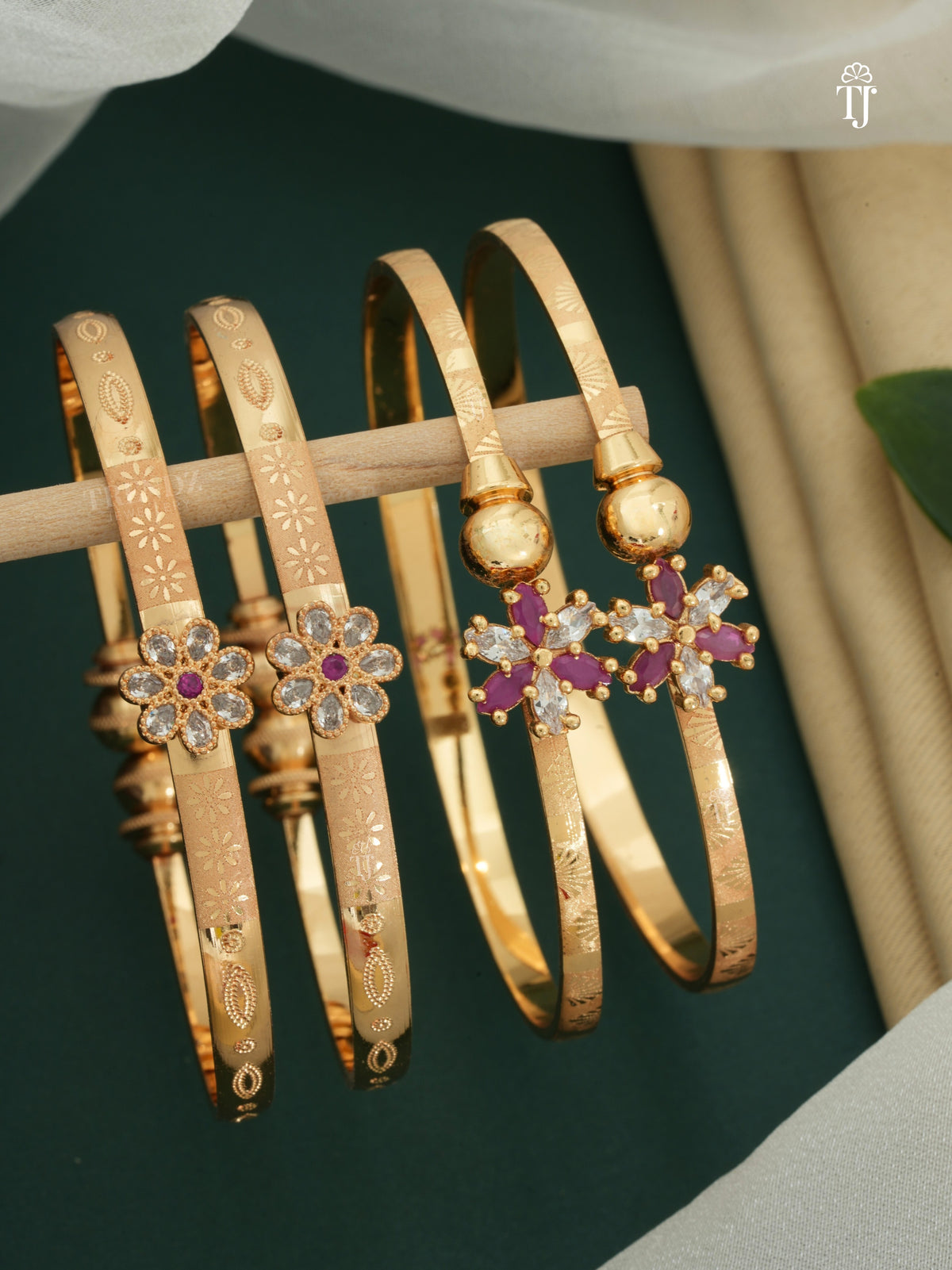 Stylish Adjustable Bracelets For Women & Girls Pack Of 4 Piece ( 2 Pair)
