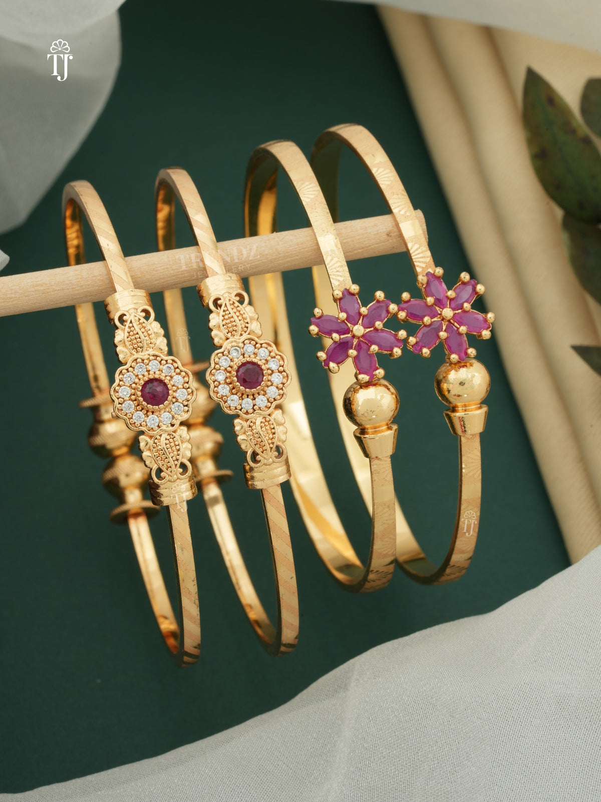 Stylish Adjustable Bracelets For Women & Girls Pack Of 4 Piece ( 2 Pair)