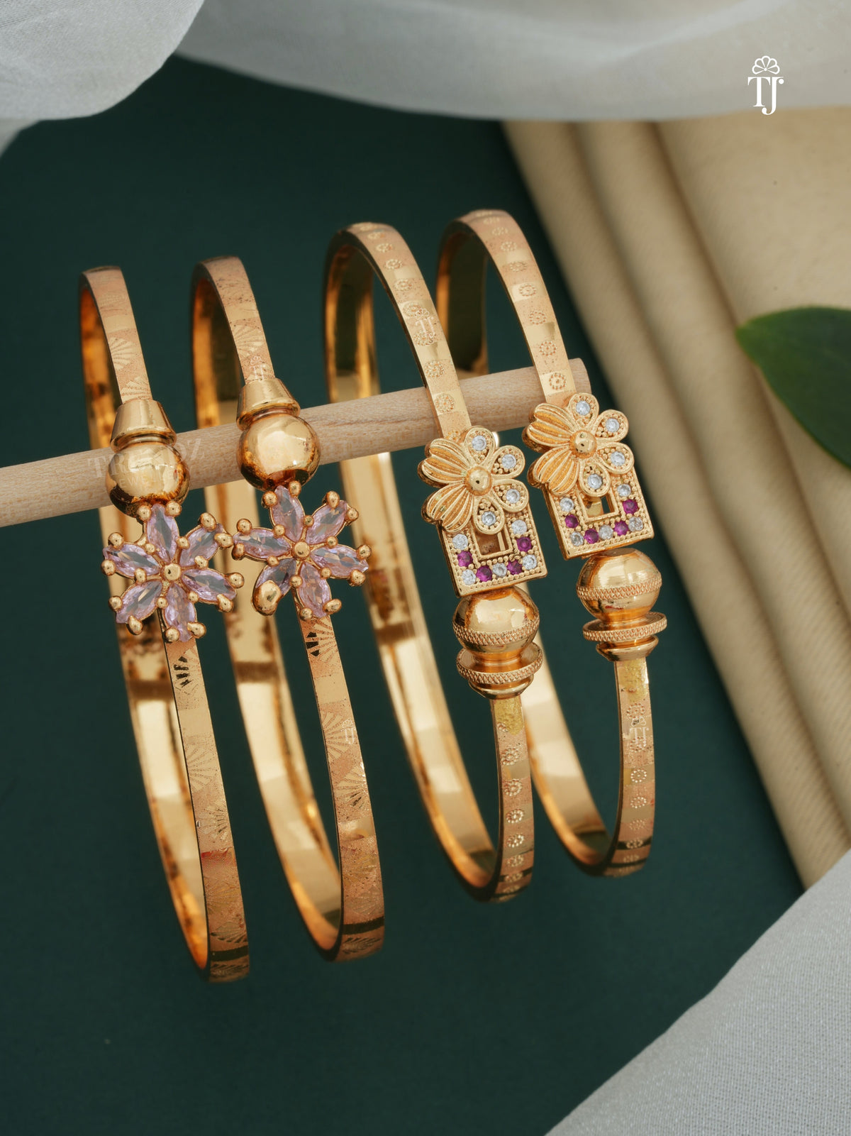 Stylish Adjustable Bracelets For Women & Girls Pack Of 4 Piece ( 2 Pair)