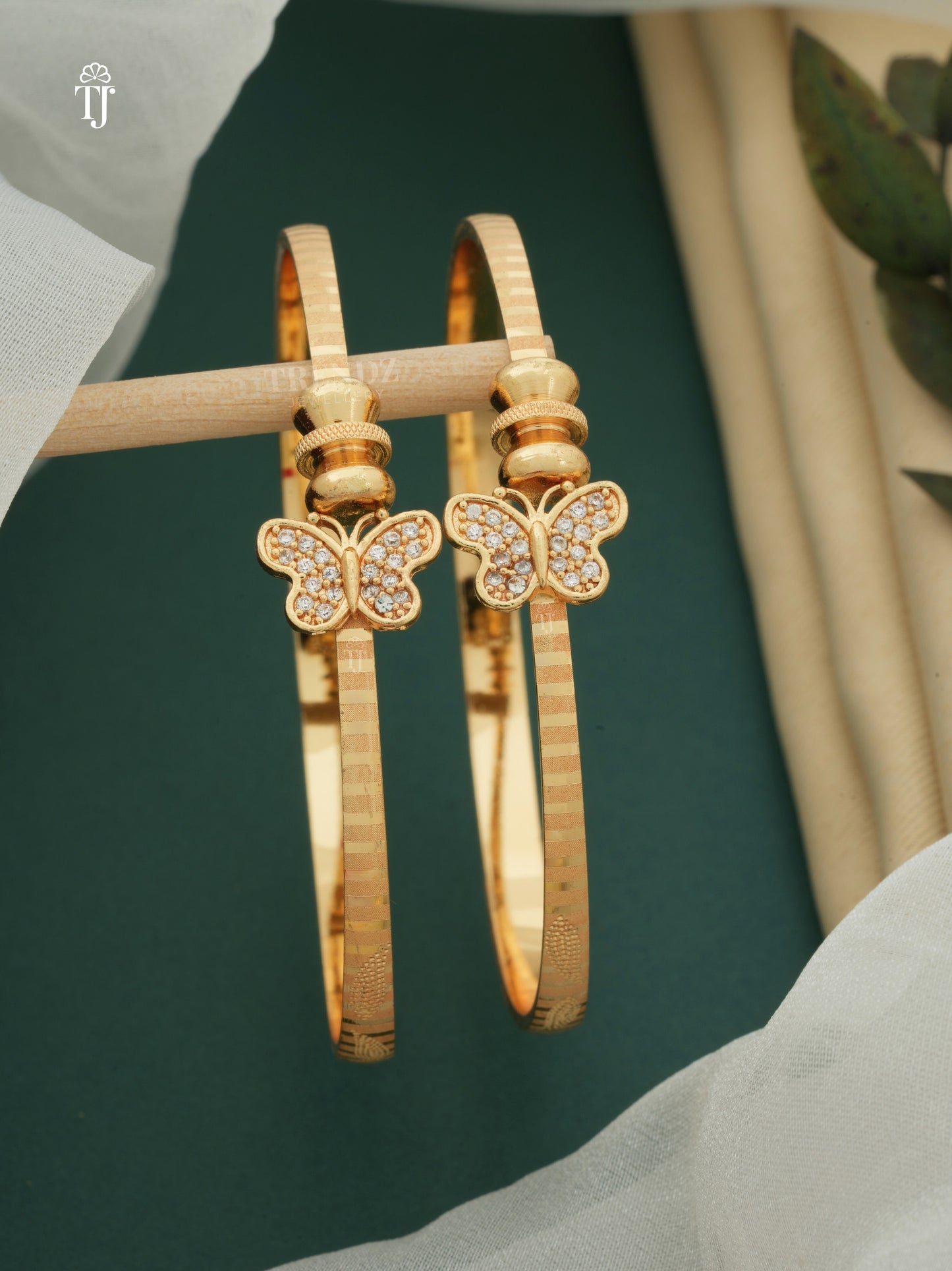 Stylish Adjustable Bracelet For Women & Girls Pack Of 2 Piece (1 Pair)