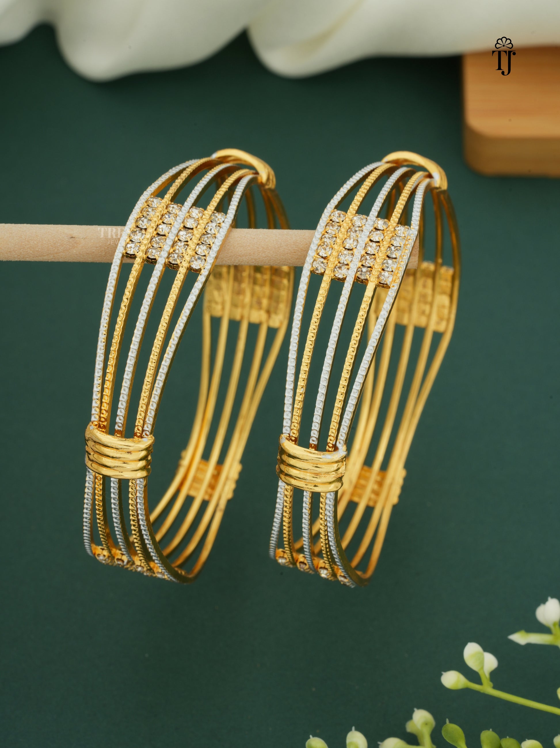 Beautiful Primium Quality Bangles With Silver & Gold Tone Pack Of 2 Pieces (1 Pair )
